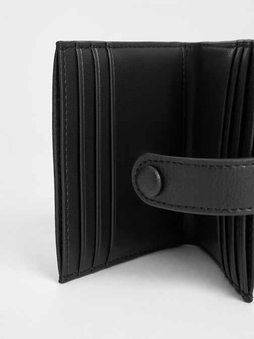 กระเป๋าใส่บัตรดีไซน์ที่ปิดแบบกระดุมกด, สีดำอะไหล่สีเงิน, hi-res