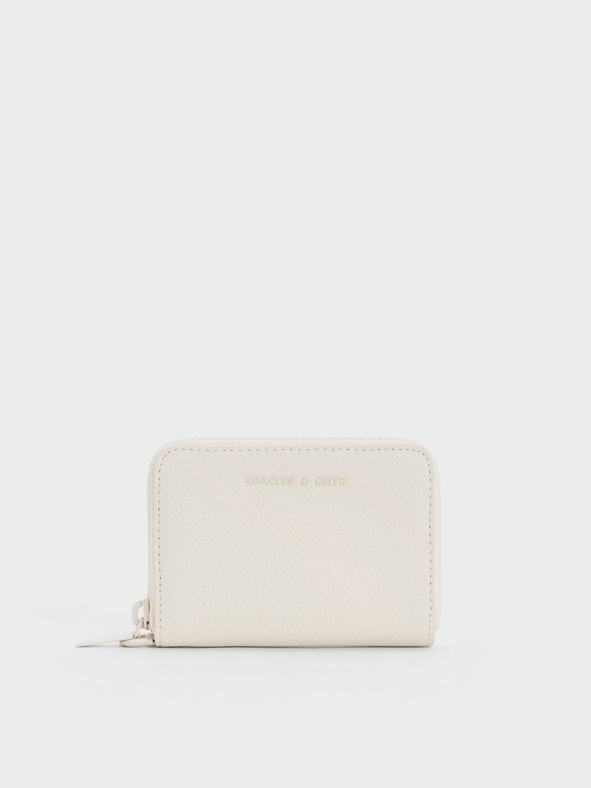 This product is made with at least 20 sustainable materials by weight. CHARLES KEITH uses recycled degradable organic and water based materials in our eco conscious collection. Rendered in a chic crea...