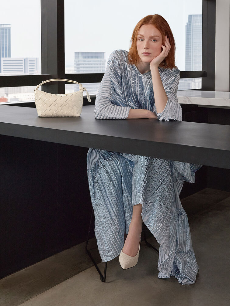 กระเป๋าสะพายไหล่ดีไซน์แบบสานรุ่น Ivette, สีครีม, hi-res