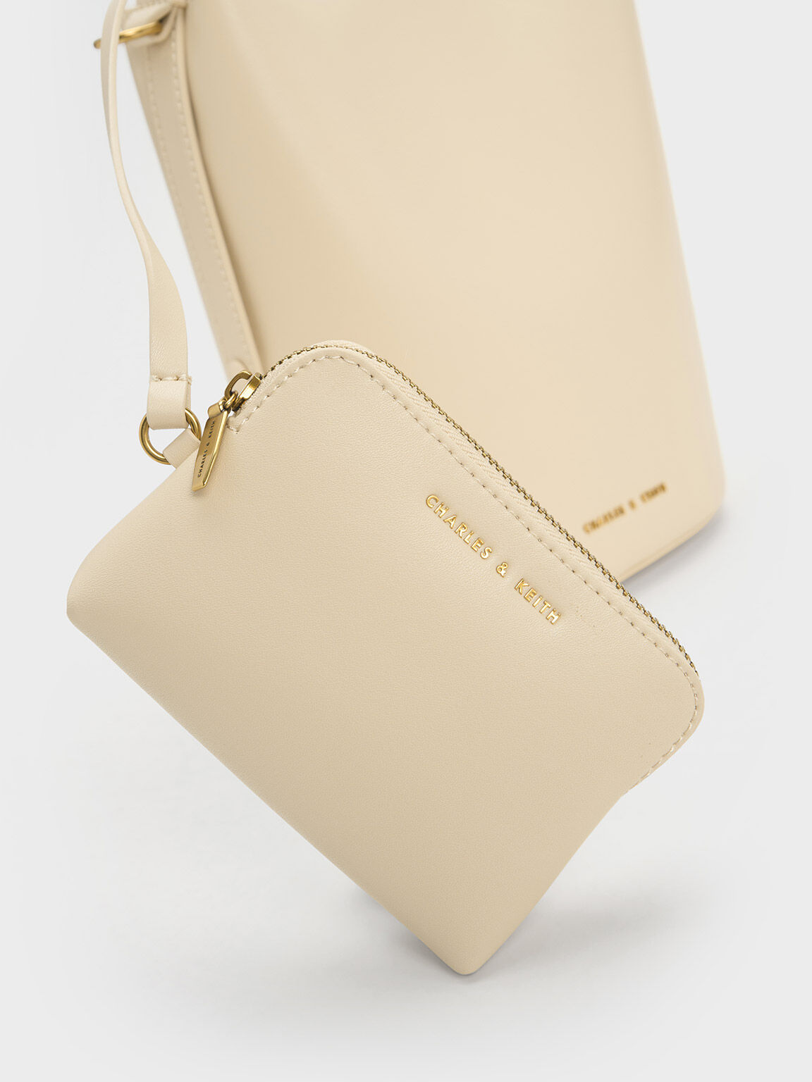 Charles keith wristlet best sale handle bucket bag
