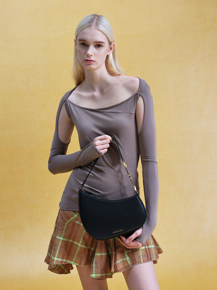 กระเป๋าสะพายไหล่ตกแต่งสายโซ่รุ่น Agatha, สีดำ, hi-res