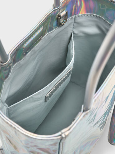 กระเป๋าโท้ททรงยาวโฮโลกราฟิกลายย่นรุ่น Matina, สีปริซึมซิลเวอร์, hi-res