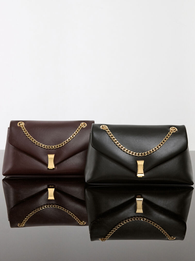 กระเป๋าสะพายไหล่พร้อมสายโซ่ดีเทลเมทัลลิครุ่น Lilibet, สีดำ, hi-res