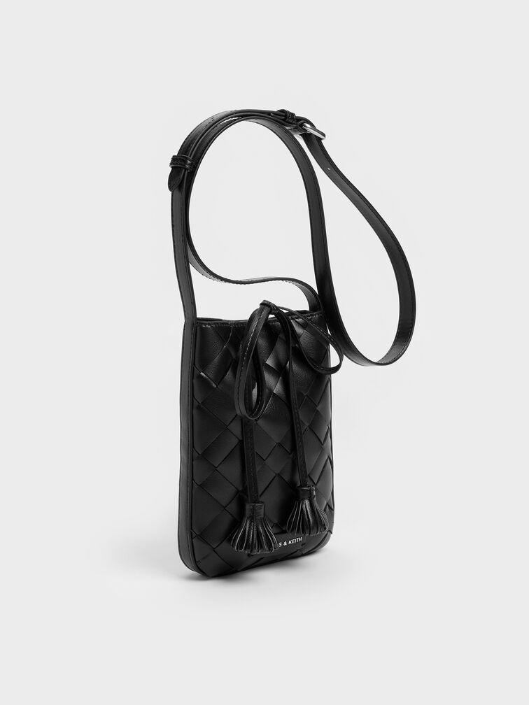 กระเป๋าเพาช์ดีเทลงานสานประดับพู่รุ่น Ivette, สีดำอะไหล่สีเงิน, hi-res