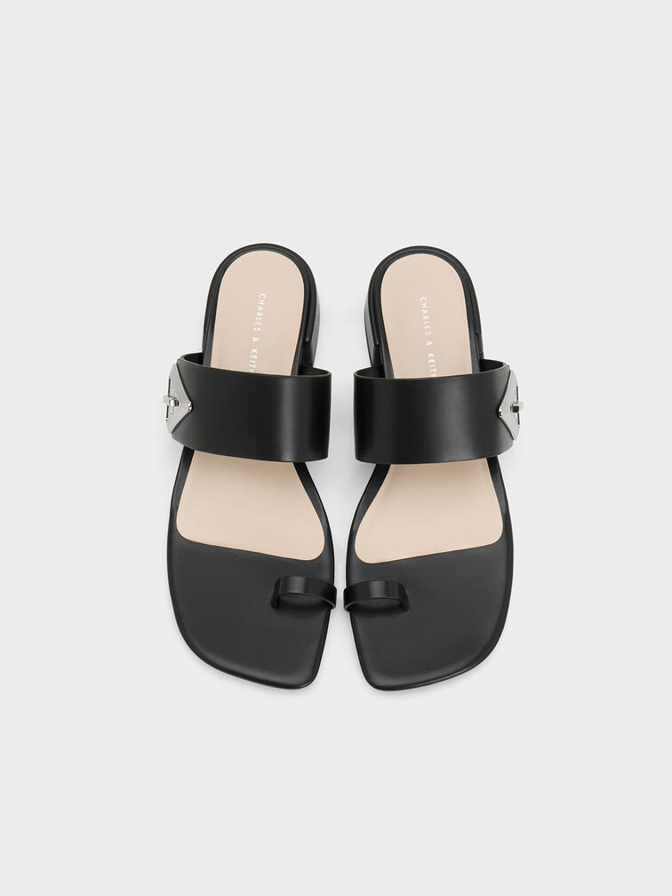 Trice Metallic Accent Toe-Ring Sandals, สีดำ, hi-res