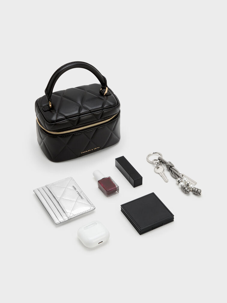 กระเป๋าทรงลูกบาศก์ลายควิลท์ดีไซน์หูจับด้านบนรุ่น Arwen, สีดำ, hi-res