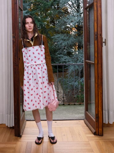 รองเท้าแตะหนีบประดับดอกไม้บุนวม, สีแบล็คเท็กซ์เจอร์, hi-res