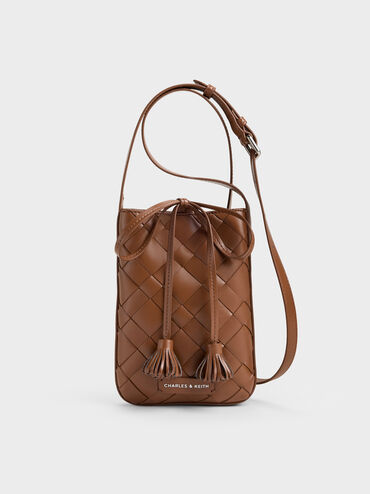 กระเป๋าเพาช์ดีเทลงานสานประดับพู่รุ่น Ivette, สีช็อคโกแลต, hi-res