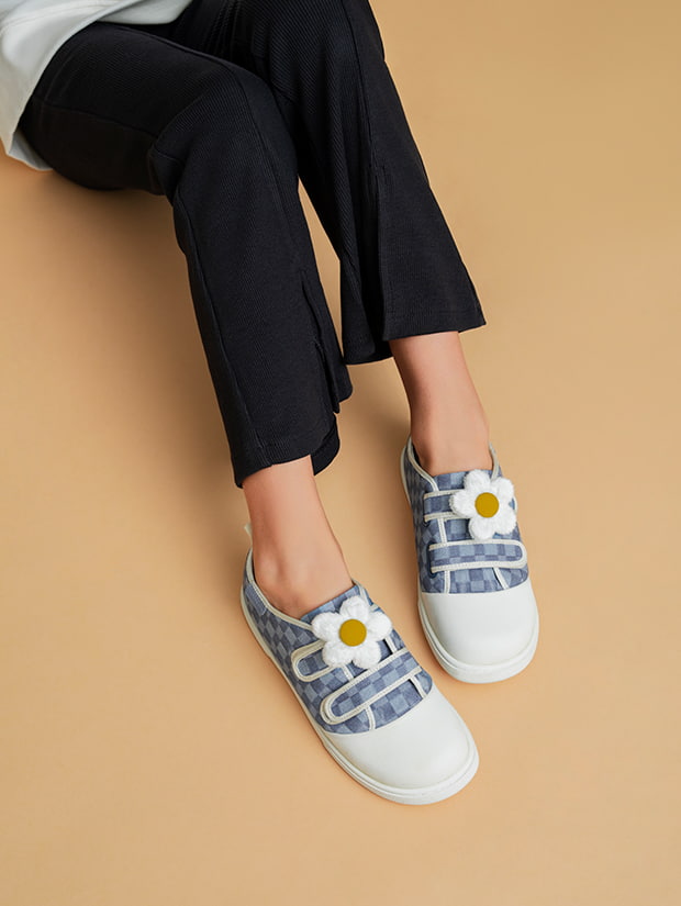 Girls’ flower-embellished denim check-print sneakers – CHARLES & KEITH