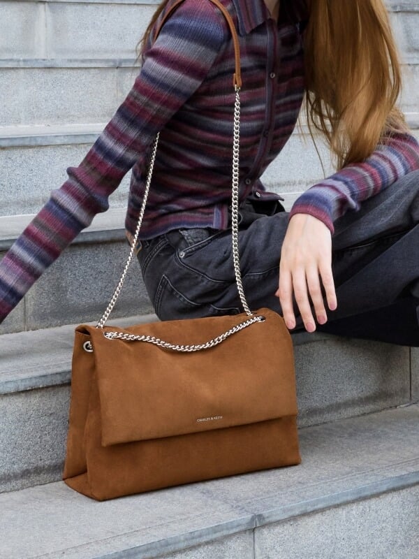 Women’s Sianna recycled suede chain-handle shoulder bag – CHARLES & KEITH TH