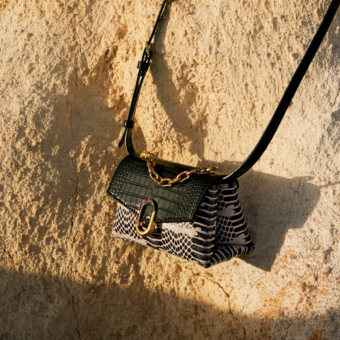 Women’s croc-effect chunky chain strap trapeze bag