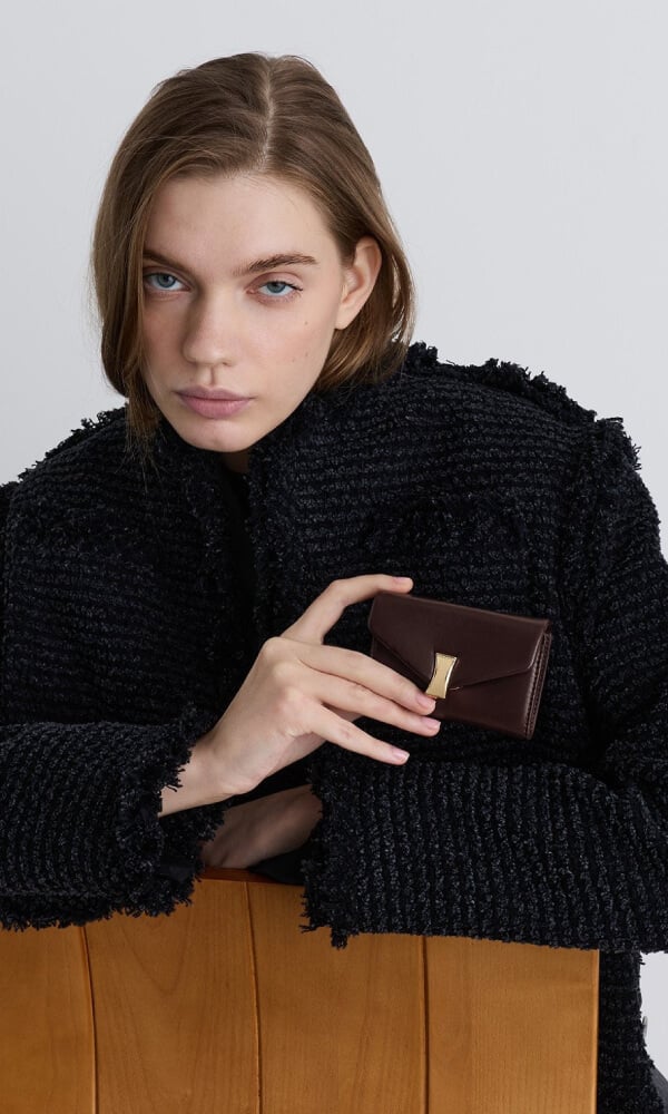 Plum Lilibet Metallic-Accent Chain-Strap Wallet - CHARLES & KEITH