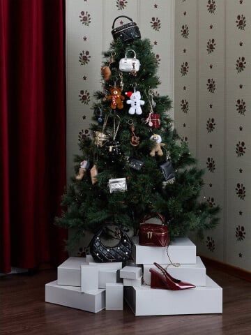 Black Arwen Quilted Pearl-Embellished Top Handle Vanity Bag - CHARLES & KEITH