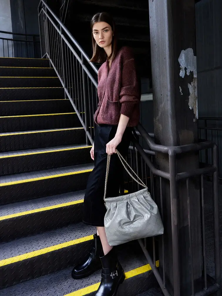Women’s Leia knotted bucket bag in grey – CHARLES & KEITH