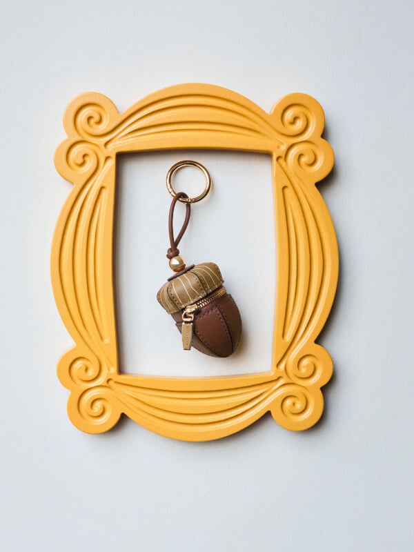 Acorn charm - CHARLES & KEITH