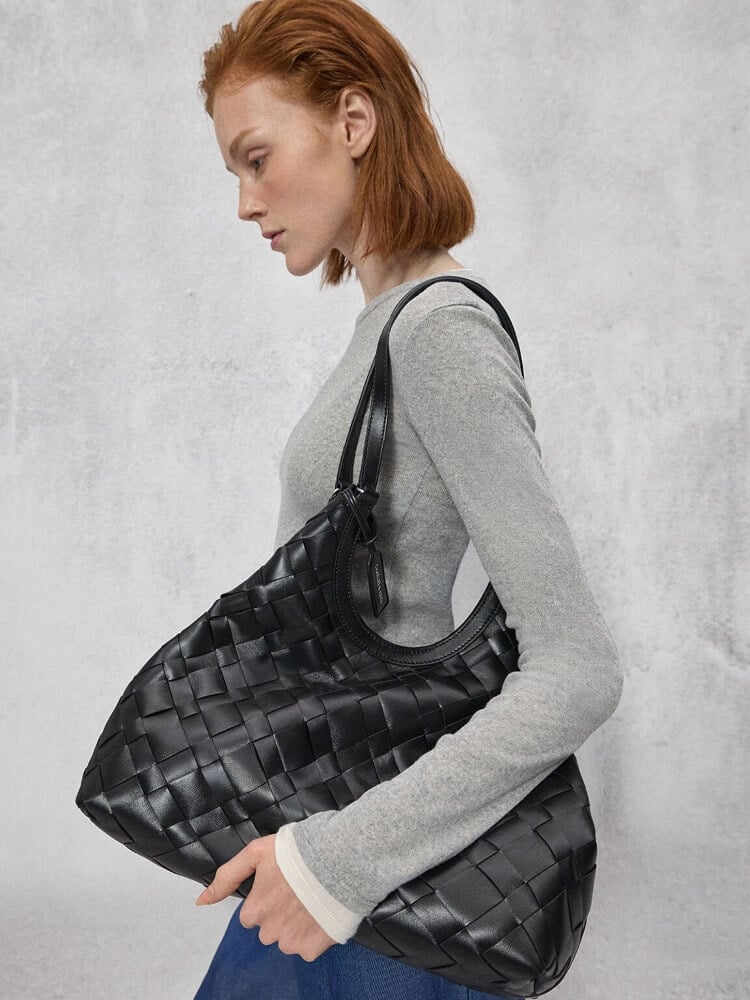 Women’s Ivette woven tote bag in noir - CHARLES & KEITH