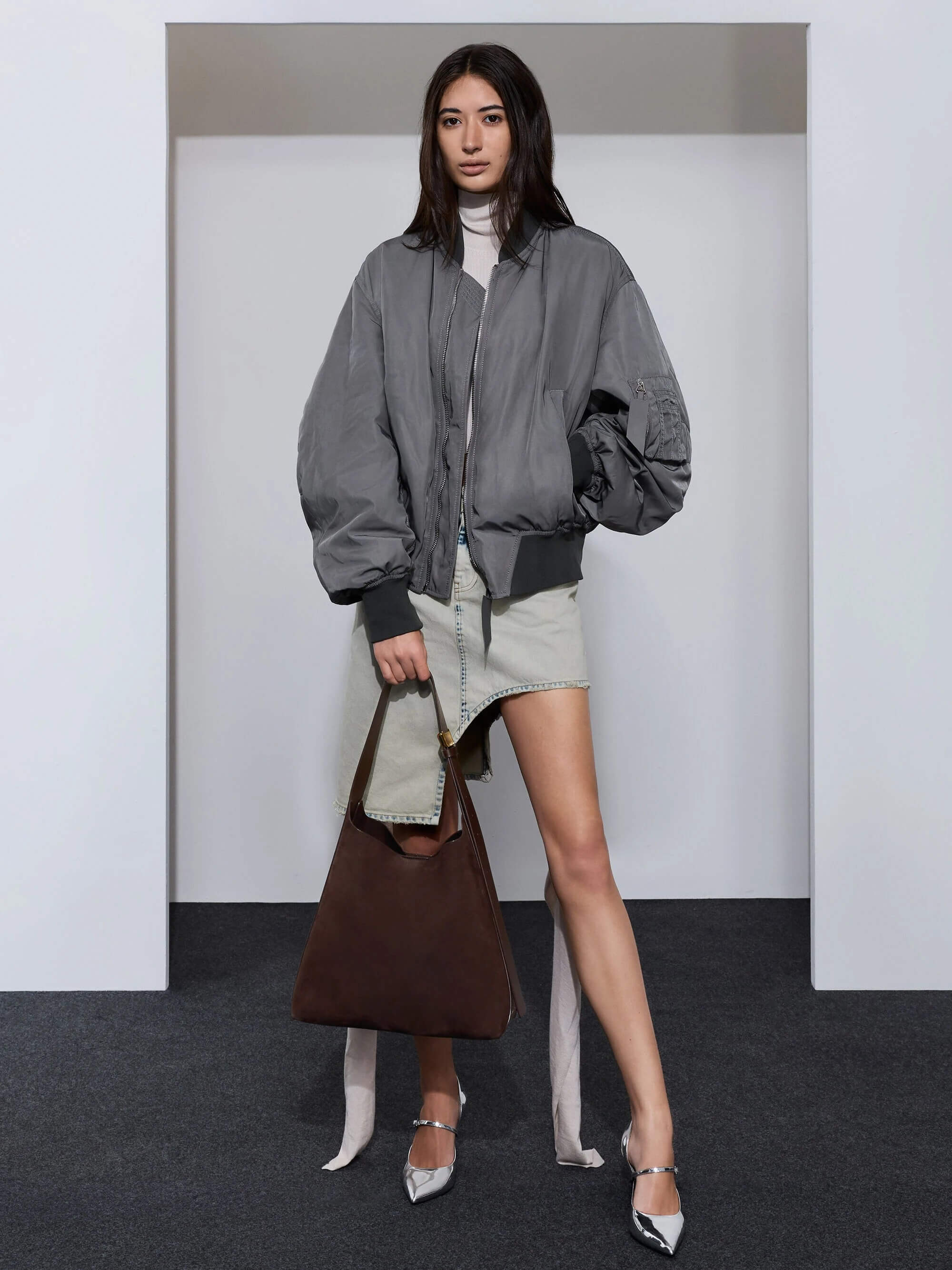 Women’s Edna recycled suede tote bag in espresso brown – CHARLES & KEITH TH