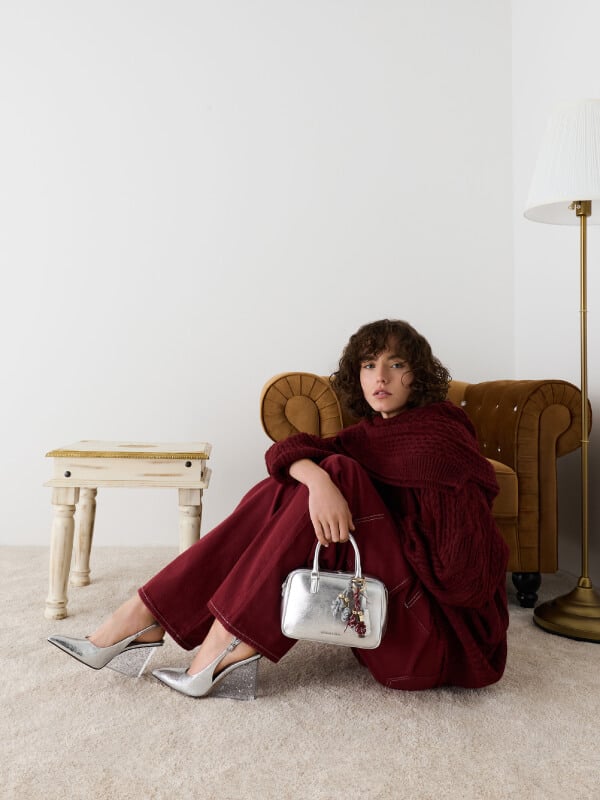 Women’s Knotted-Flower Charm in Burgundy - CHARLES & KEITH