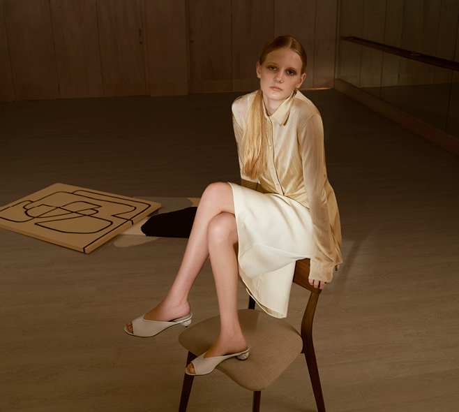 Women’s leather sculptural heel open-toe mules in chalk – CHARLES & KEITH