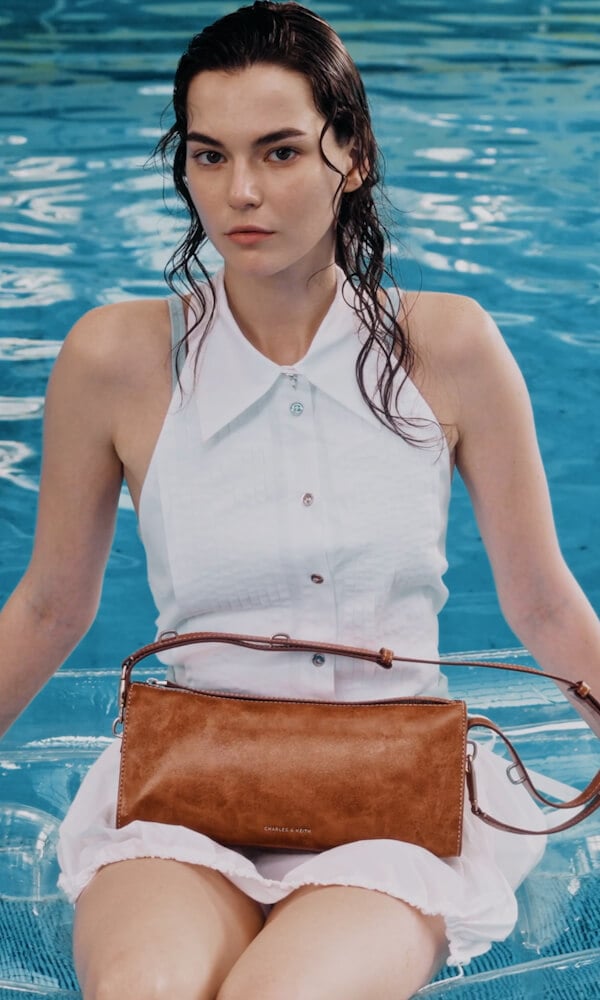 Women’s noir Bessie side-pocket hobo bag - CHARLES & KEITH