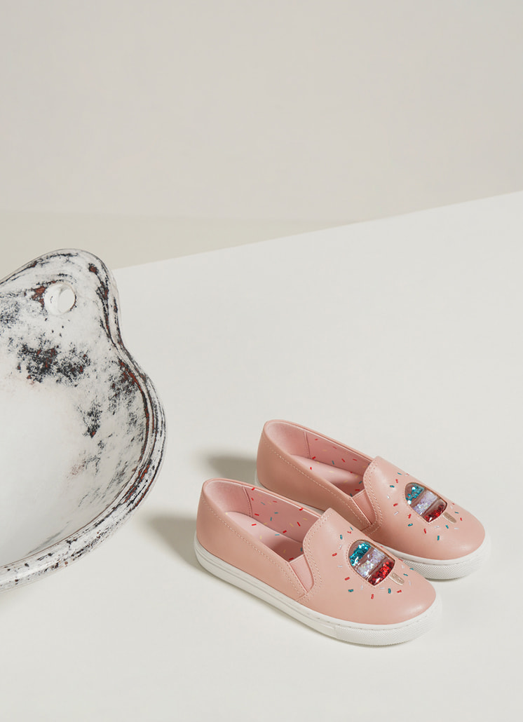 Girls’ rainbow sprinkle motif sneakers in pink – CHARLES & KEITH