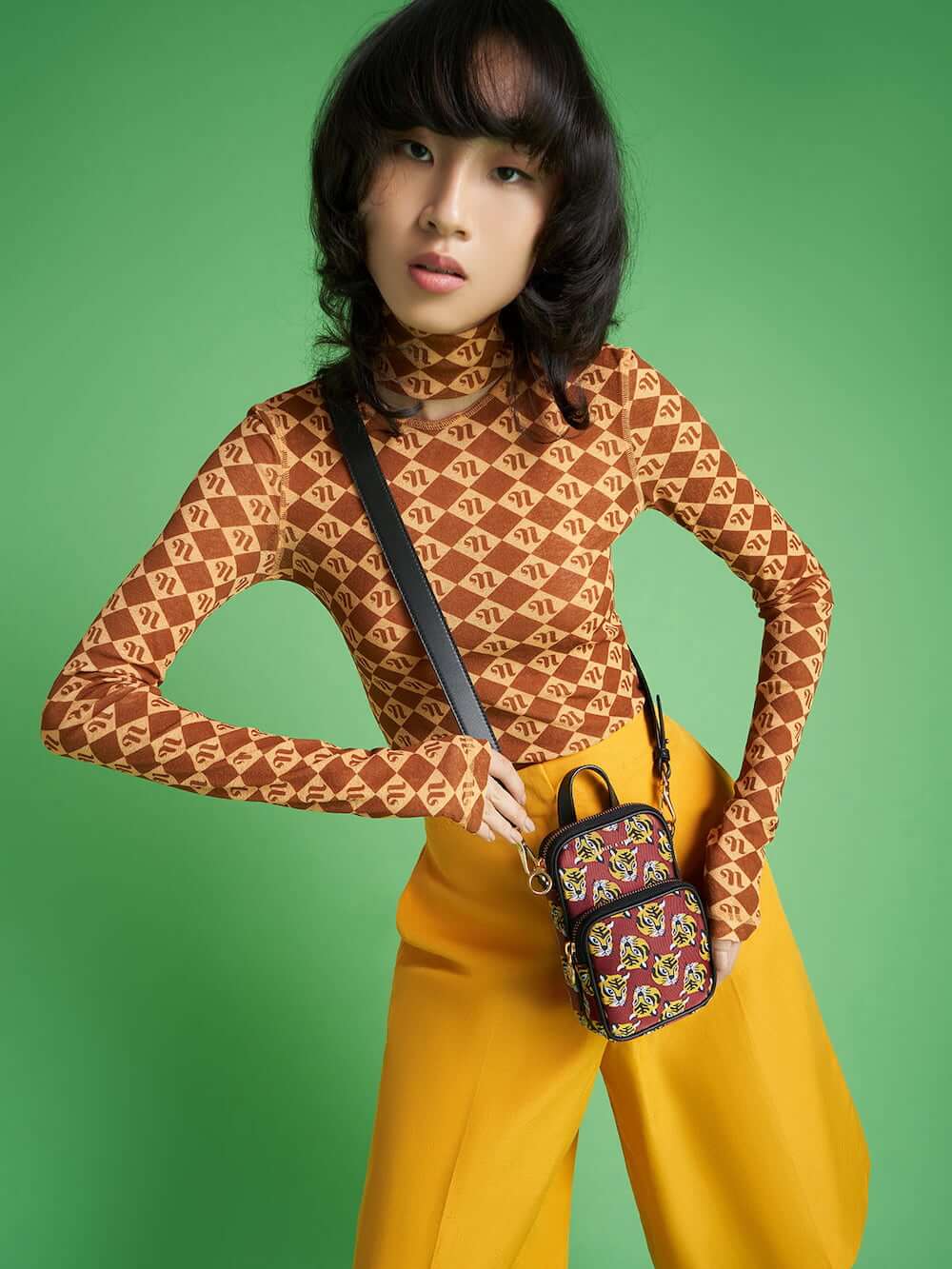 Women's navy tiger print jacquard shoulder bag and navy tiger print chain handle long wallet - CHARLES & KEITH
