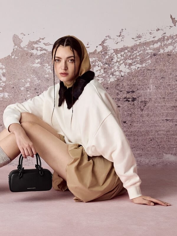 Black Sammie Knotted-Handle Elongated Bag – CHARLES & KEITH TH