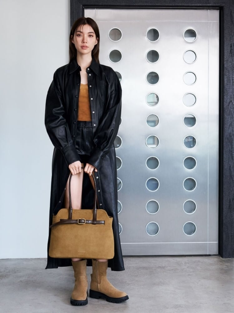 Women’s Victoria recycled suede belted trapeze tote bag in sahara sand - CHARLES & KEITH