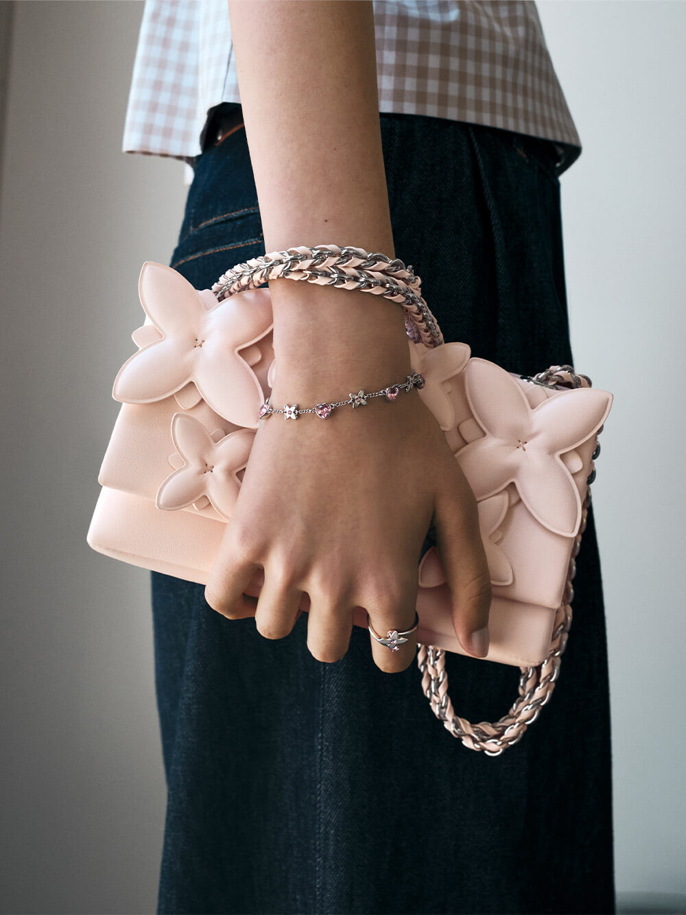 Women’s gift set: flower chain shoulder bag with jewellery set in soft pink - CHARLES & KEITH