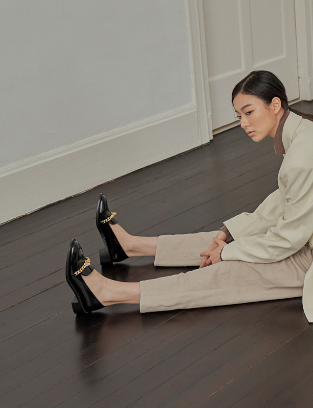 Women’s chain-link ankle boots and patent chain-link loafers – CHARLES & KEITH