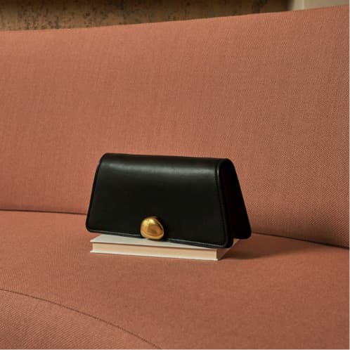 Women’s metallic accent trapeze shoulder bag - CHARLES & KEITH