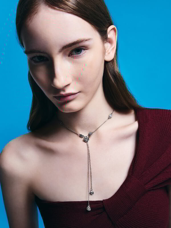 Women’s Rosalind flower-motif necklace in brushed silver  - CHARLES & KEITH