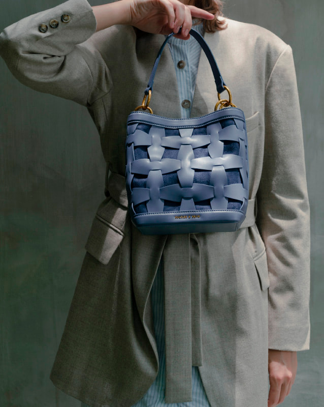 Women’s weave detail bucket bag in blue – CHARLES & KEITH