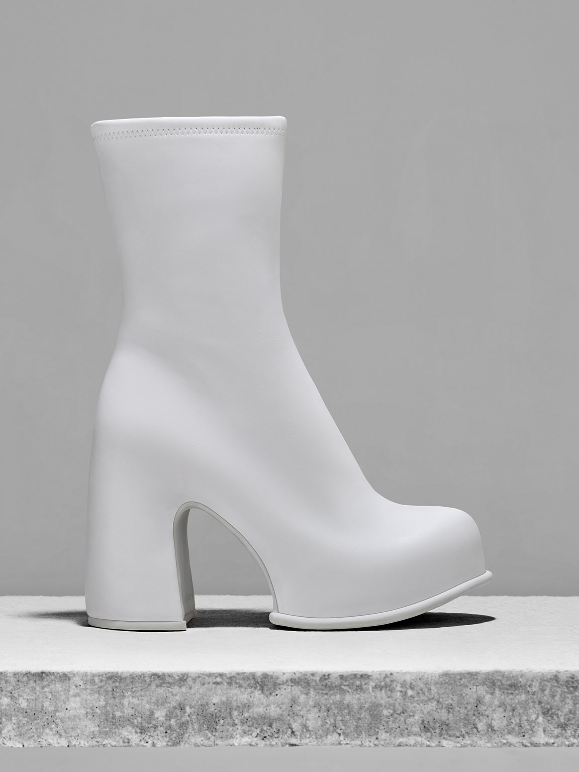 รองเท้าบูทหุ้มข้อ White Pixie Platform Ankle Boots - CHARLES & KEITH TH
